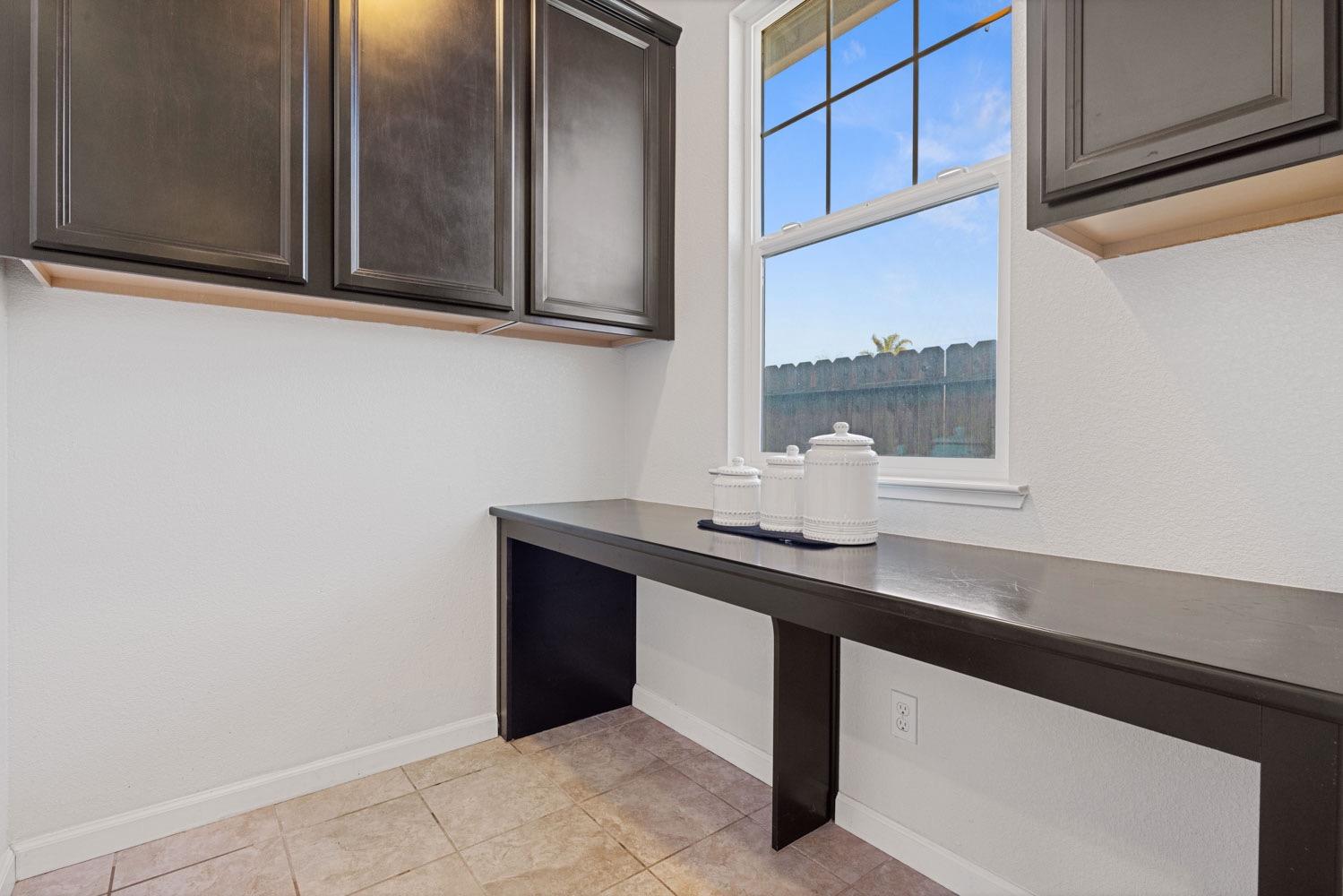 Detail Gallery Image 37 of 67 For 2320 Emigrant Pl, Manteca,  CA 95337 - 4 Beds | 3/1 Baths