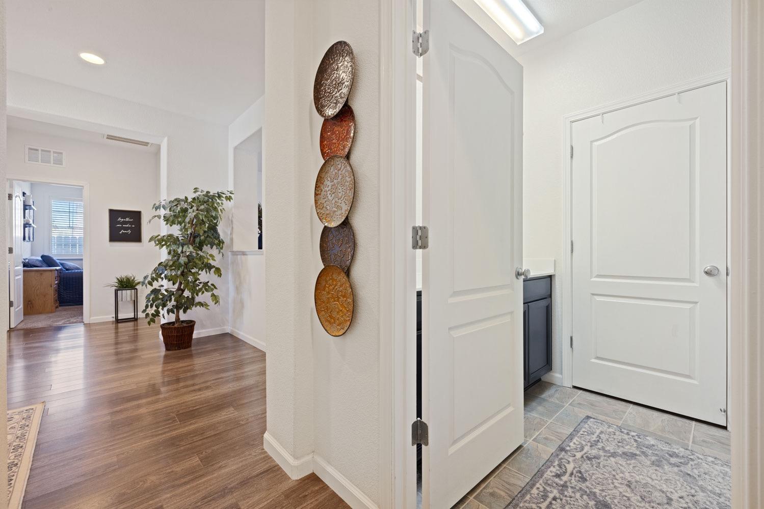 Detail Gallery Image 26 of 67 For 2320 Emigrant Pl, Manteca,  CA 95337 - 4 Beds | 3/1 Baths