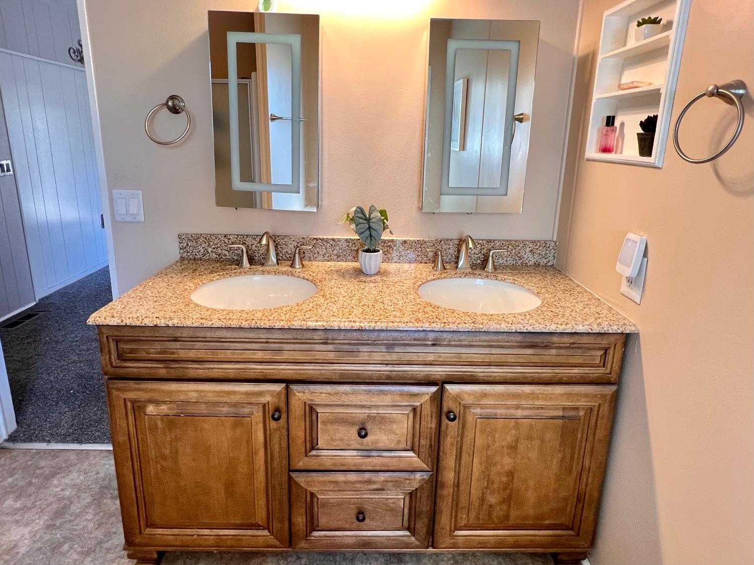 Detail Gallery Image 12 of 52 For 1677 Tulip Cir, Auburn,  CA 95603 - 3 Beds | 2 Baths