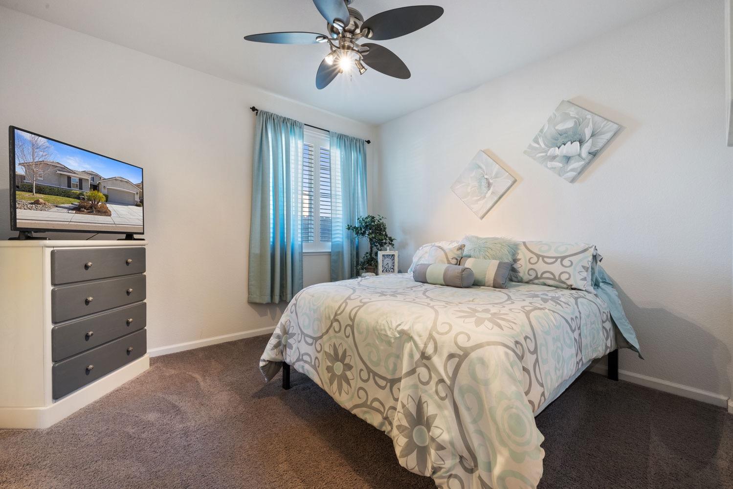 Detail Gallery Image 14 of 67 For 2320 Emigrant Pl, Manteca,  CA 95337 - 4 Beds | 3/1 Baths