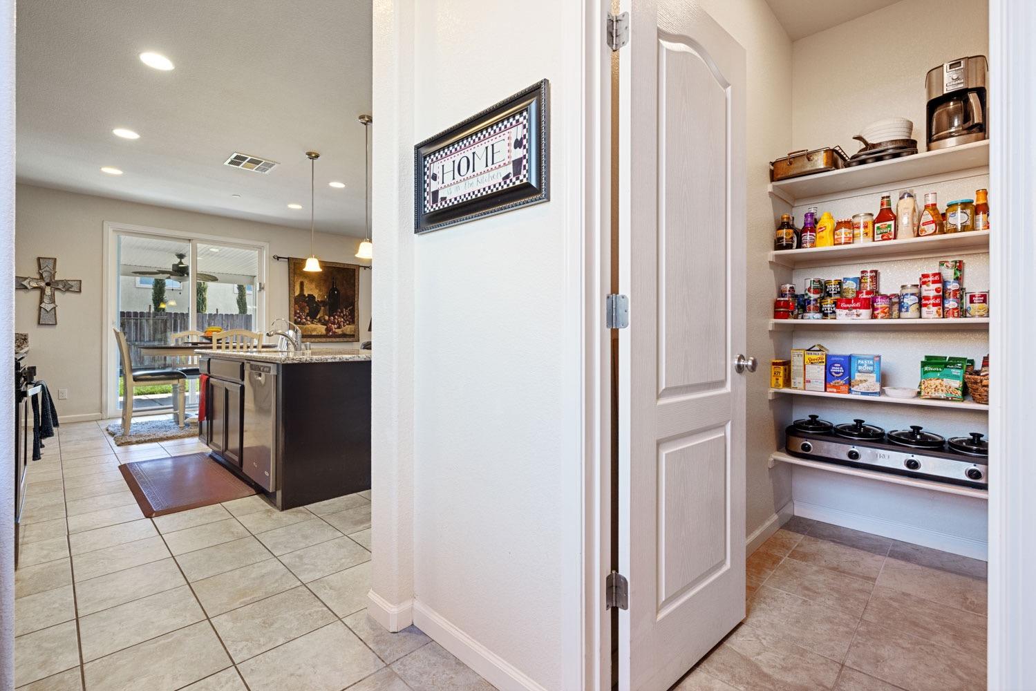 Detail Gallery Image 38 of 67 For 2320 Emigrant Pl, Manteca,  CA 95337 - 4 Beds | 3/1 Baths