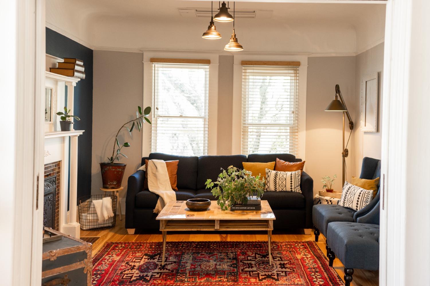 Detail Gallery Image 4 of 79 For 1300 19th St, Sacramento,  CA 95811 - – Beds | – Baths