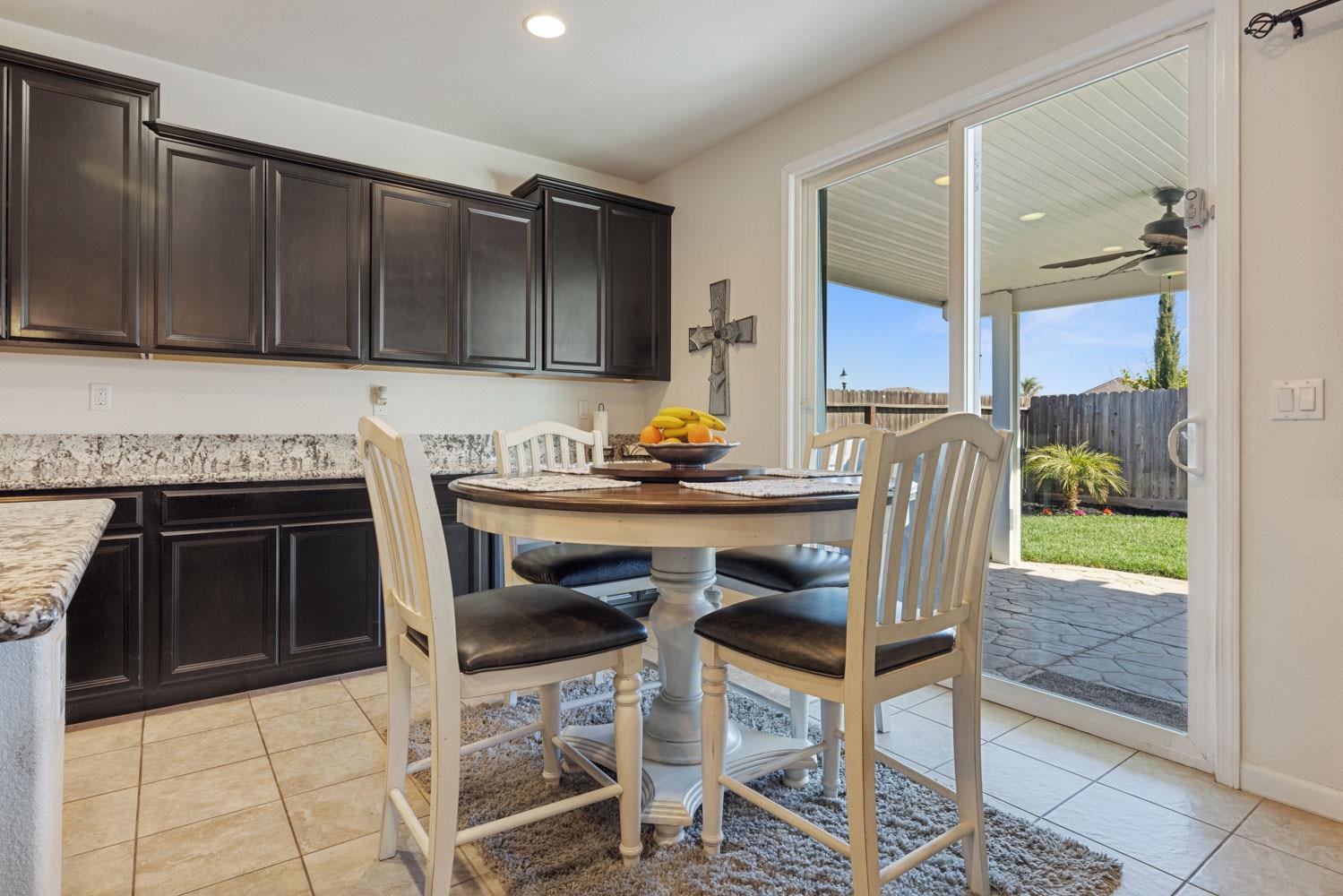 Detail Gallery Image 41 of 67 For 2320 Emigrant Pl, Manteca,  CA 95337 - 4 Beds | 3/1 Baths