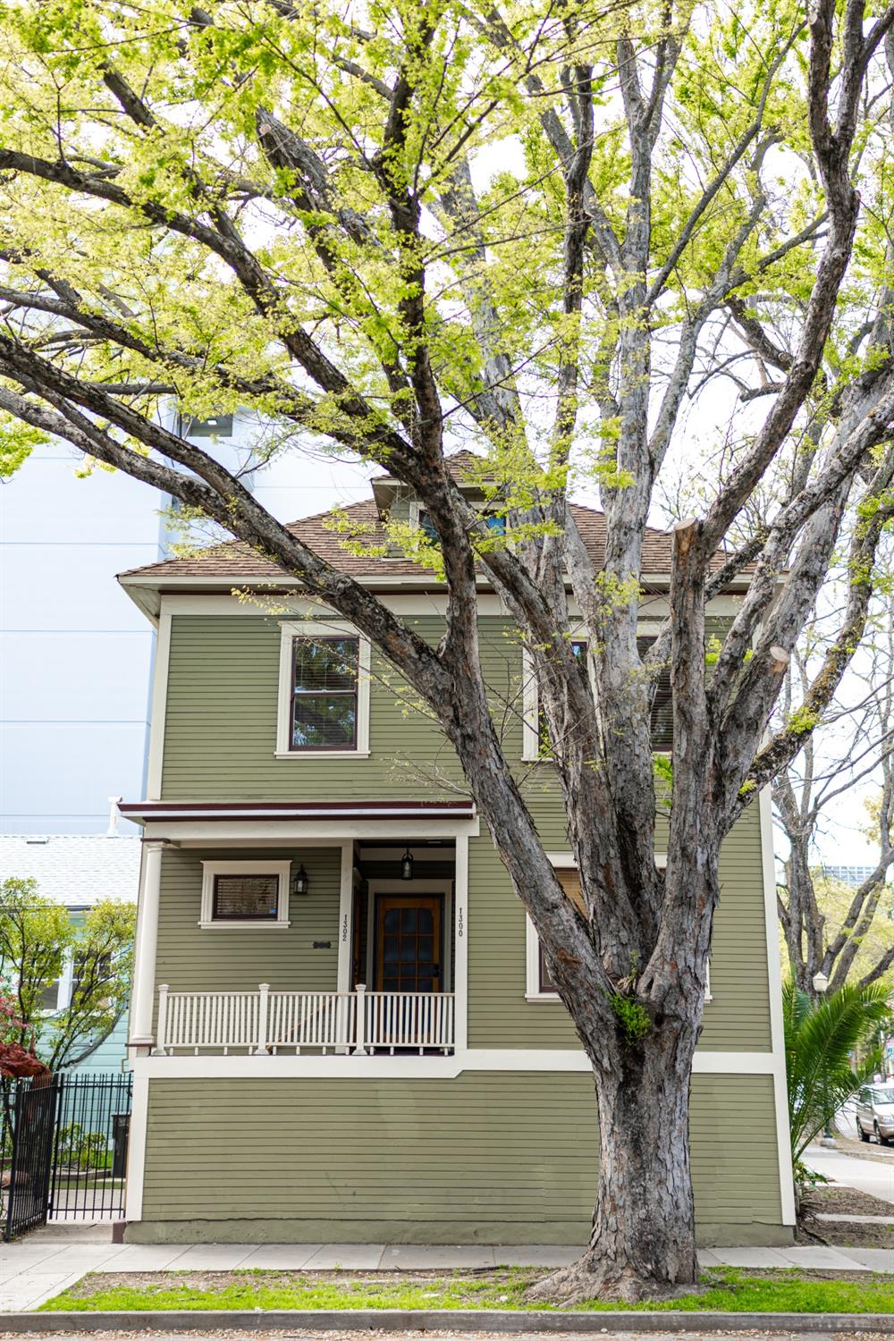 Detail Gallery Image 74 of 79 For 1300 19th St, Sacramento,  CA 95811 - – Beds | – Baths
