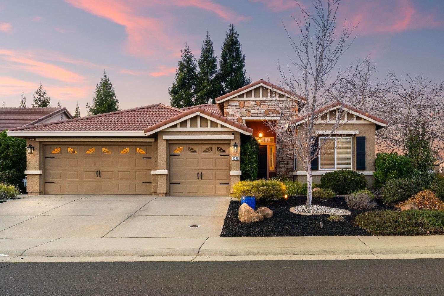 Detail Gallery Image 1 of 1 For 2225 Sebastian Way, Roseville,  CA 95661 - 3 Beds | 2 Baths
