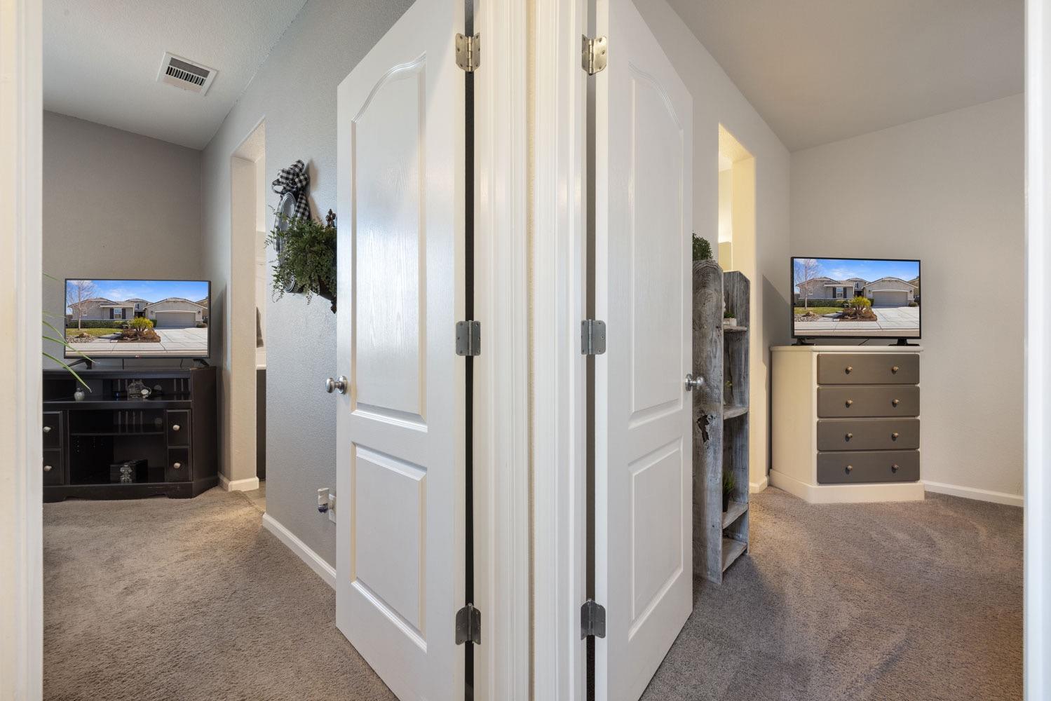 Detail Gallery Image 13 of 67 For 2320 Emigrant Pl, Manteca,  CA 95337 - 4 Beds | 3/1 Baths