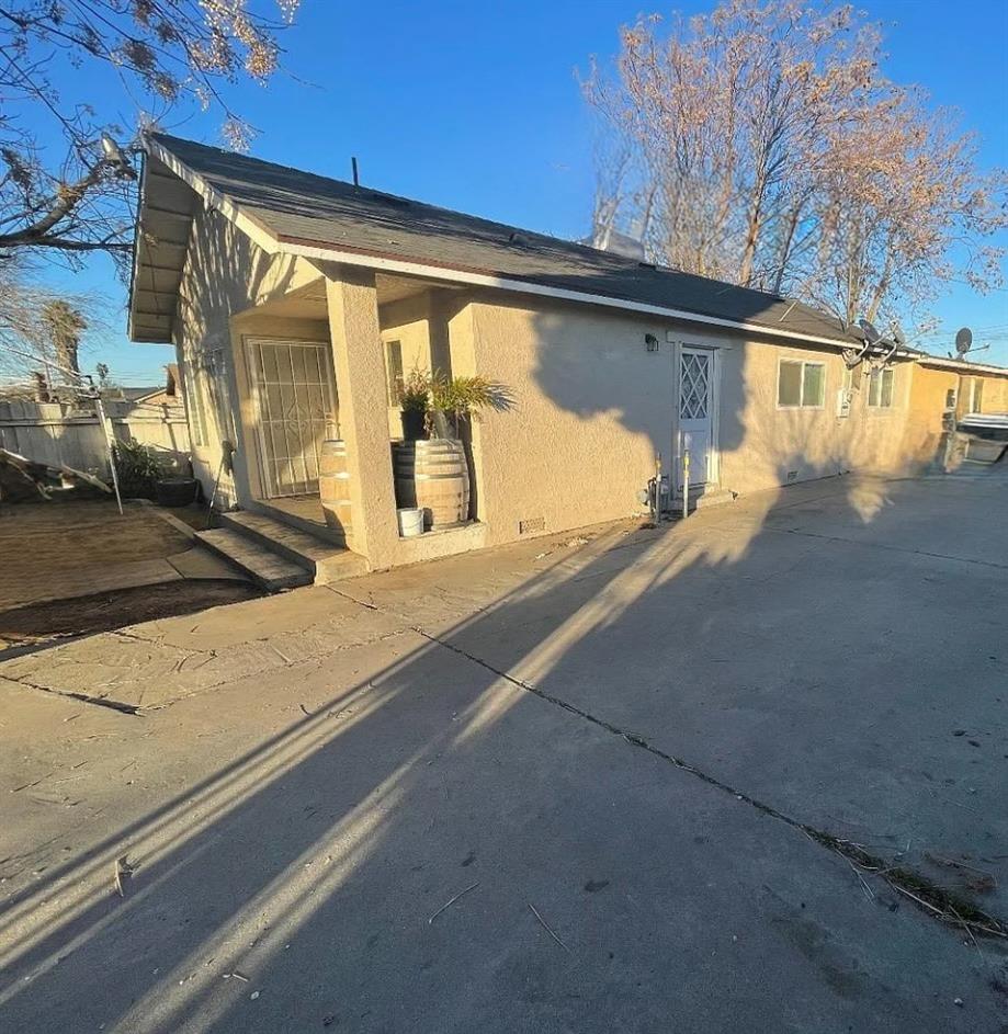 Detail Gallery Image 1 of 3 For 928 Santa Fe Ave., Modesto,  CA 95351 - 3 Beds | 2 Baths
