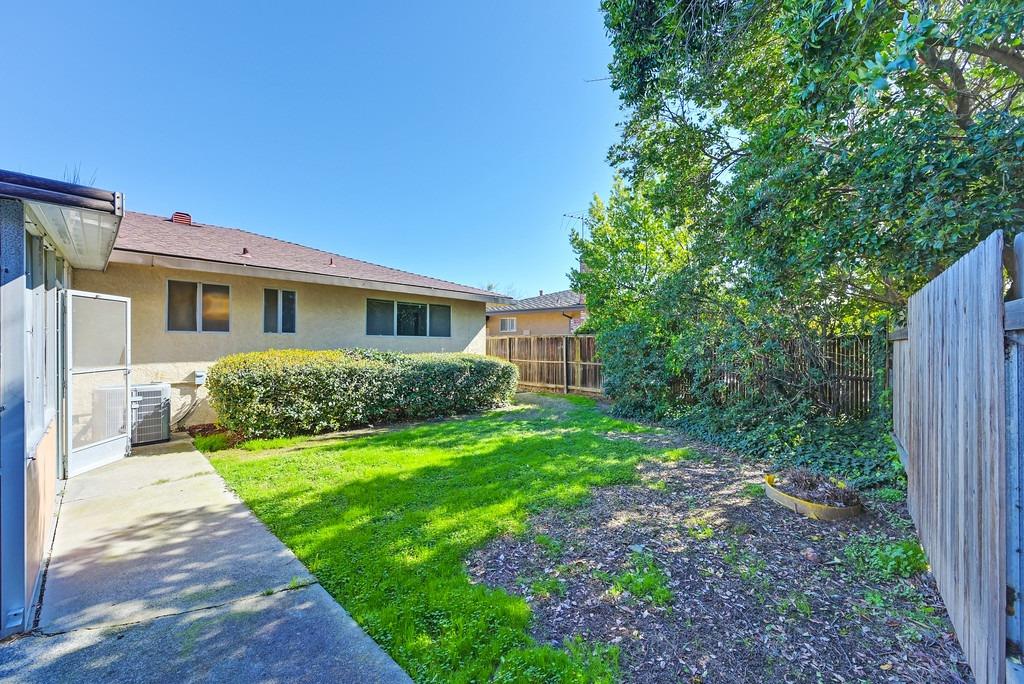 Mooncrest Way, Sacramento, California image 29