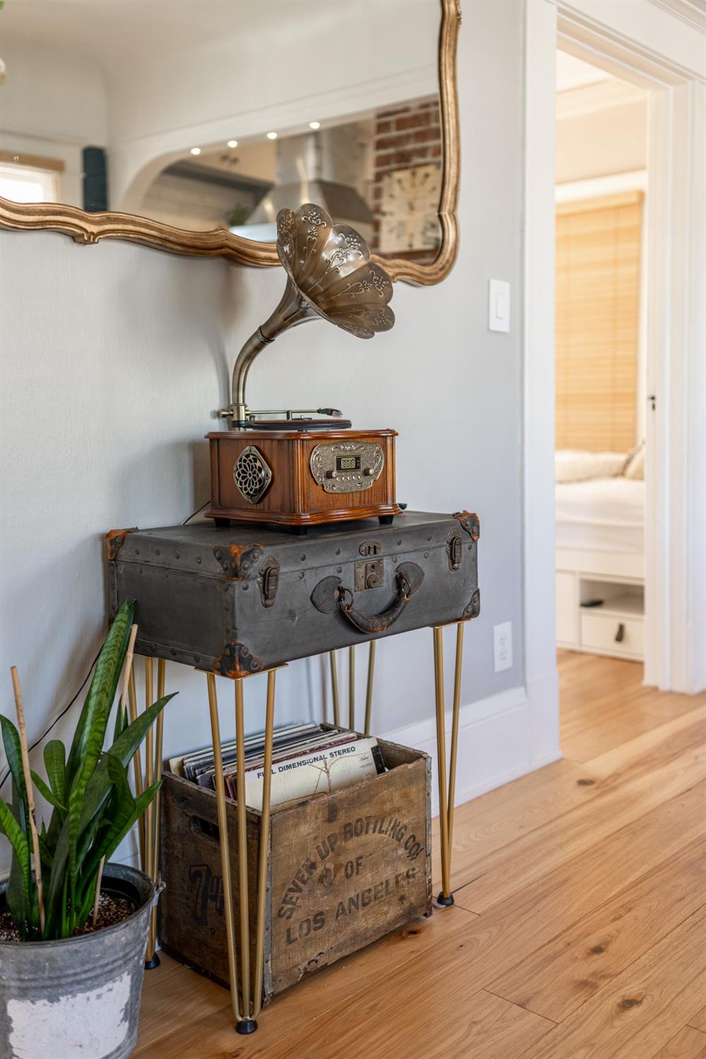 Detail Gallery Image 10 of 79 For 1300 19th St, Sacramento,  CA 95811 - – Beds | – Baths