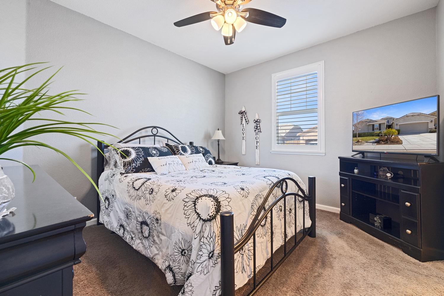 Detail Gallery Image 22 of 67 For 2320 Emigrant Pl, Manteca,  CA 95337 - 4 Beds | 3/1 Baths