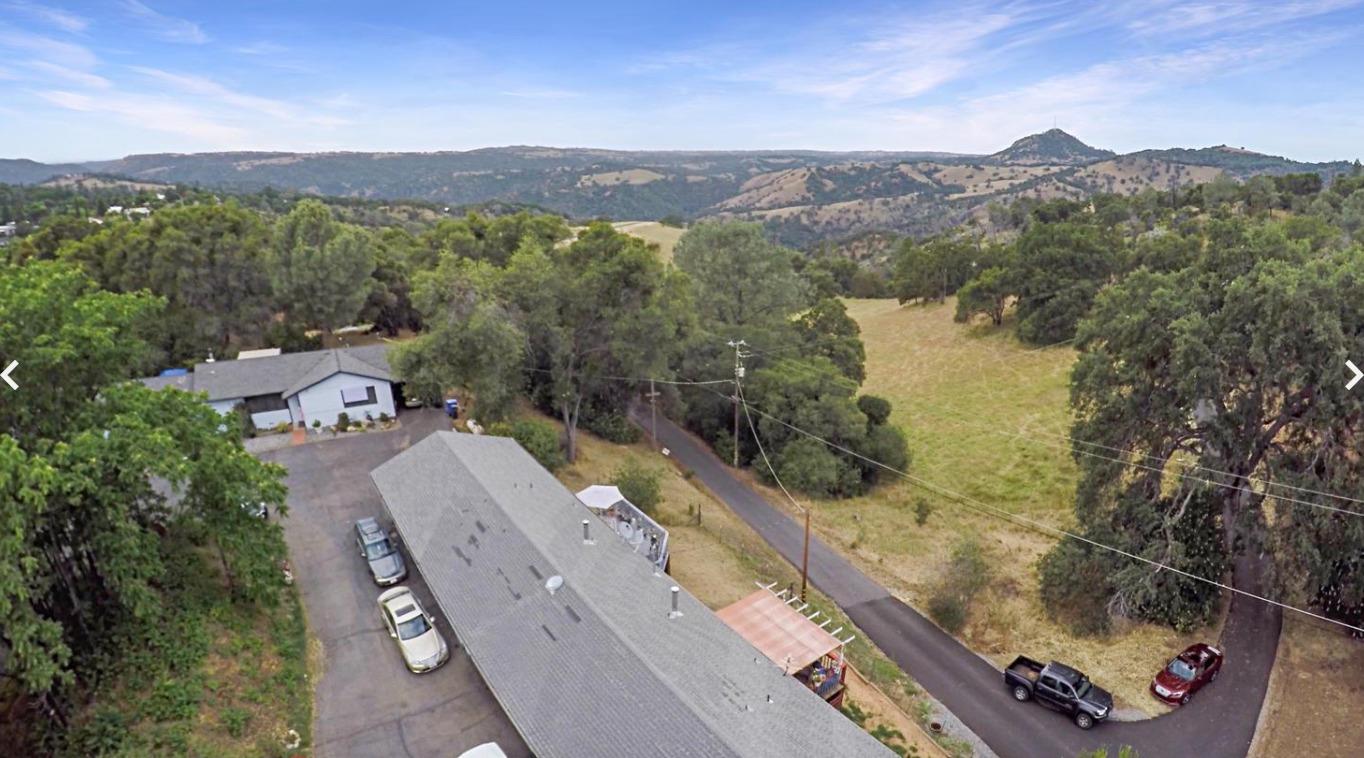 Sierra Lane, Mokelumne Hill, California image 13