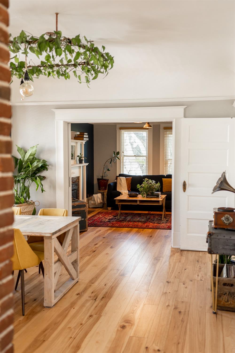 Detail Gallery Image 2 of 79 For 1300 19th St, Sacramento,  CA 95811 - – Beds | – Baths
