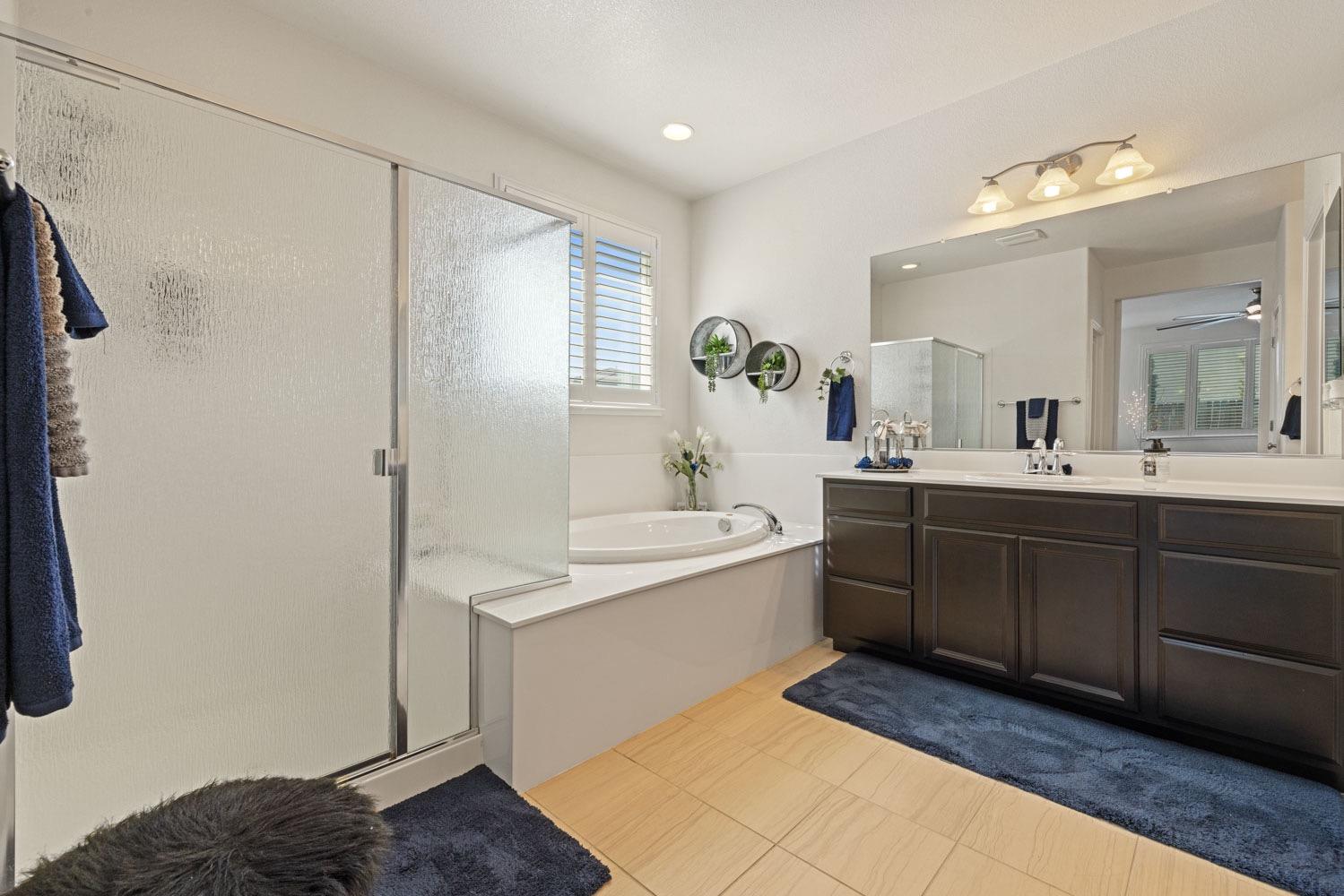 Detail Gallery Image 46 of 67 For 2320 Emigrant Pl, Manteca,  CA 95337 - 4 Beds | 3/1 Baths