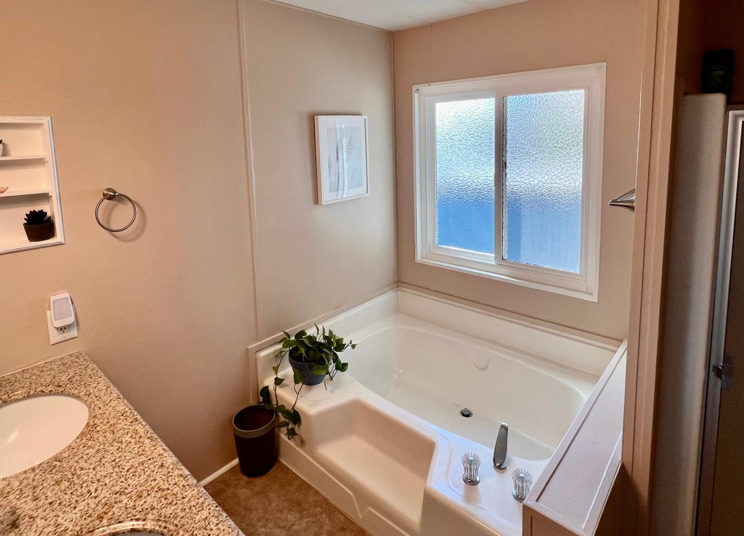 Detail Gallery Image 14 of 52 For 1677 Tulip Cir, Auburn,  CA 95603 - 3 Beds | 2 Baths
