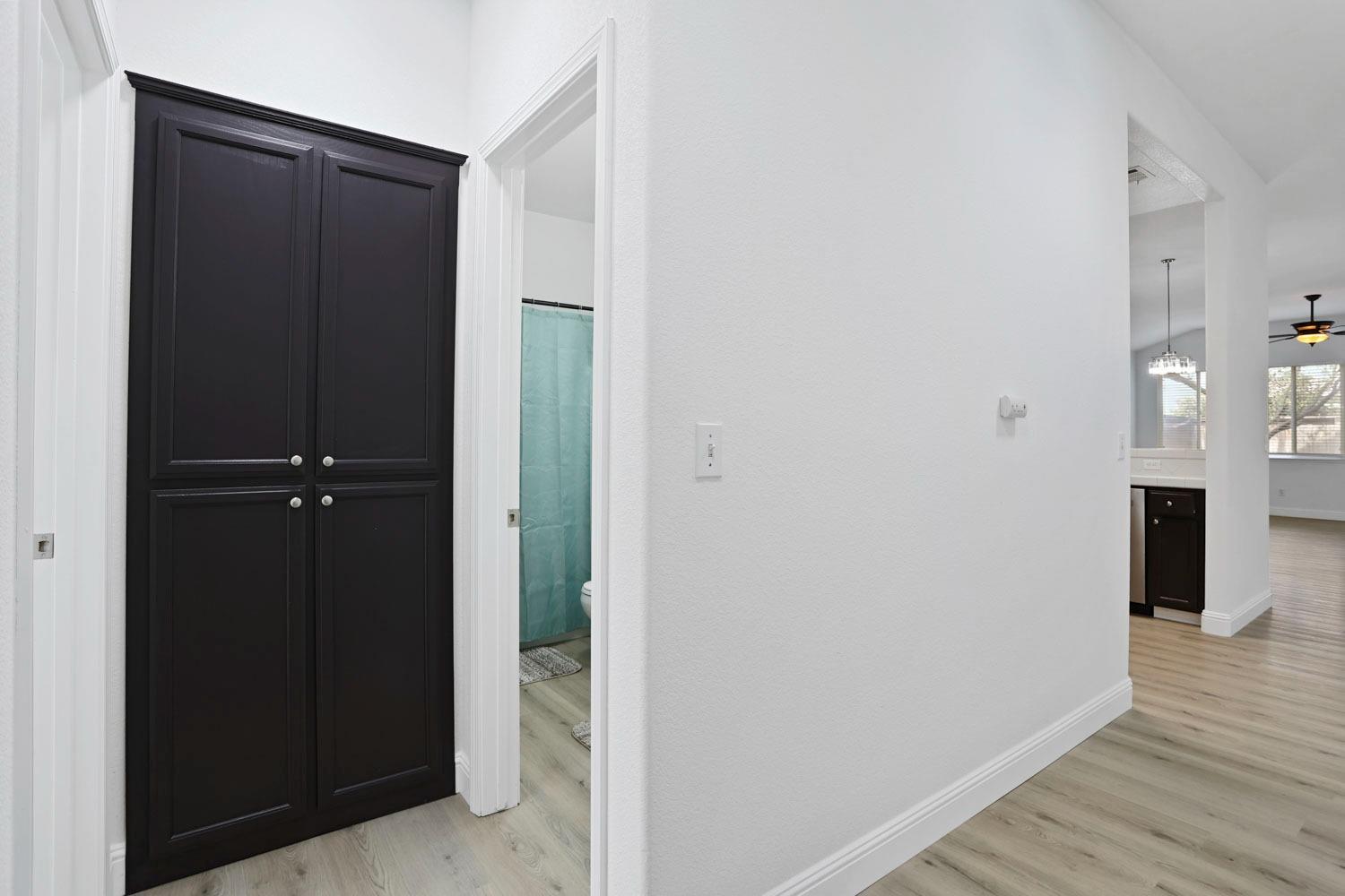Detail Gallery Image 7 of 31 For 9511 Theresa Cir, Stockton,  CA 95209 - 3 Beds | 2 Baths