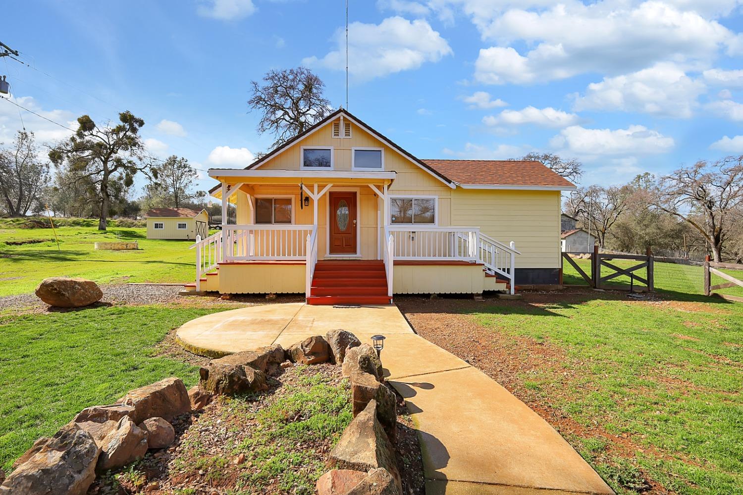 Detail Gallery Image 1 of 1 For 13940 Willow Glen Rd, Browns Valley,  CA 95918 - 2 Beds | 1 Baths