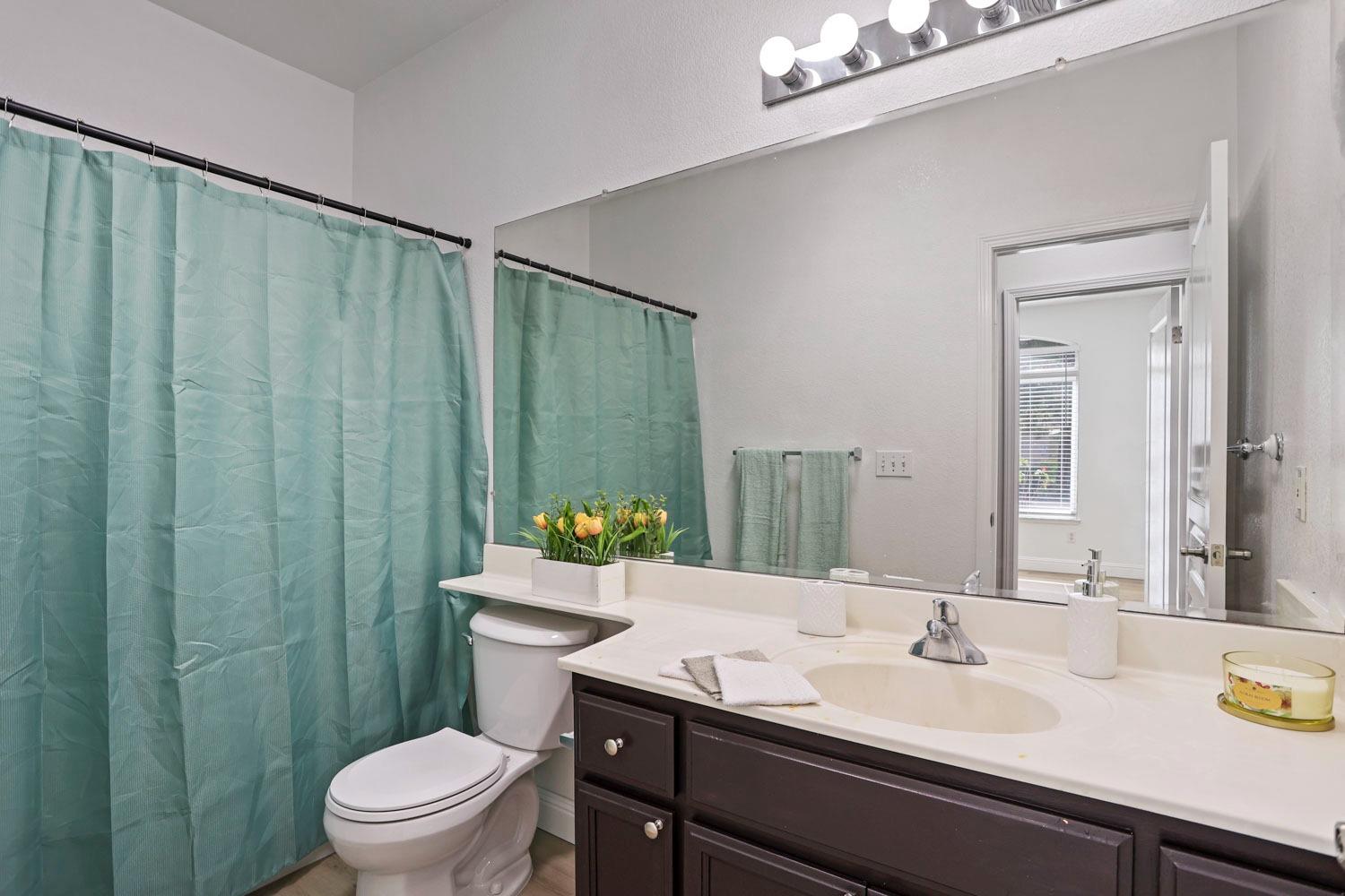 Detail Gallery Image 12 of 31 For 9511 Theresa Cir, Stockton,  CA 95209 - 3 Beds | 2 Baths