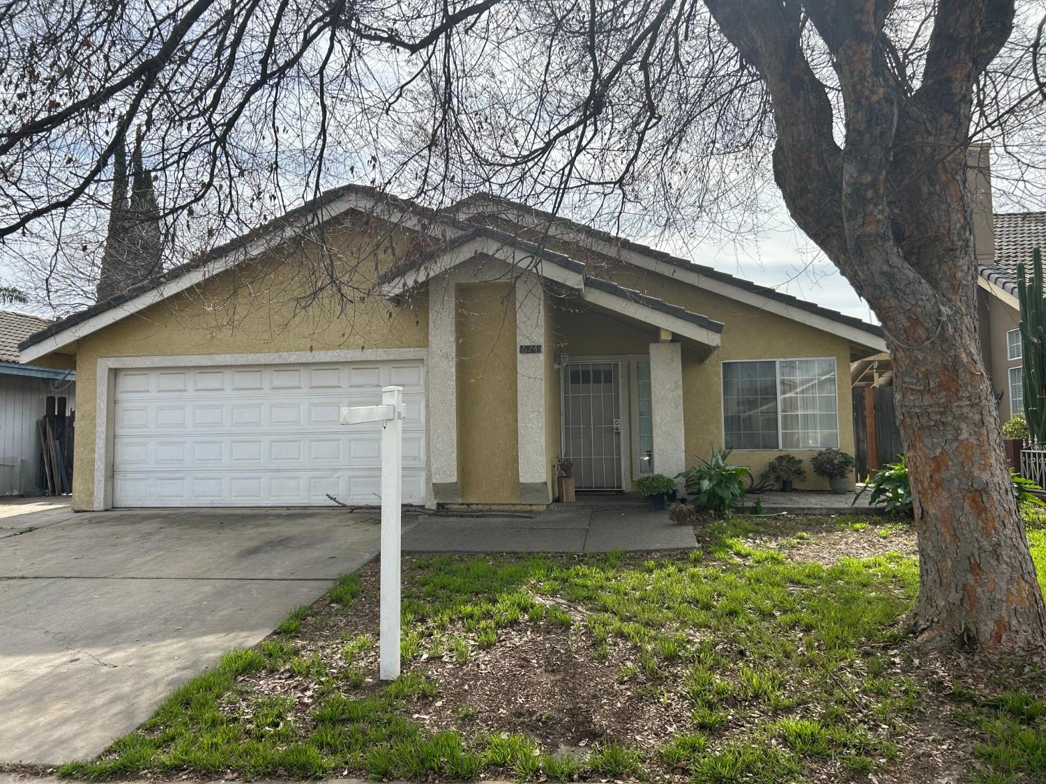 Detail Gallery Image 1 of 1 For 624 Park Hurst Way, Modesto,  CA 95358 - 3 Beds | 2 Baths