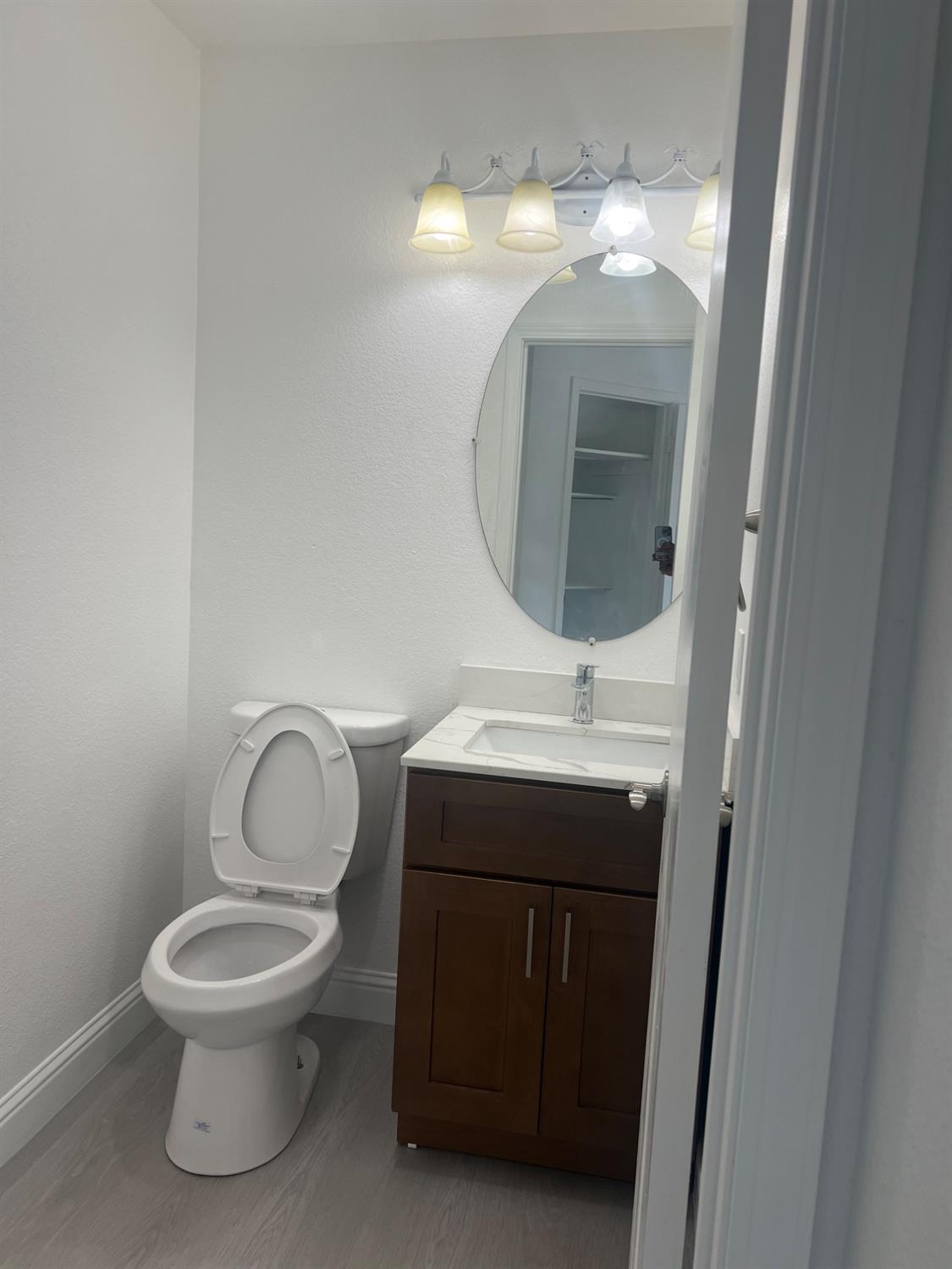 Detail Gallery Image 8 of 39 For 5369 Lyle Ave, Stockton,  CA 95210 - 4 Beds | 2/1 Baths