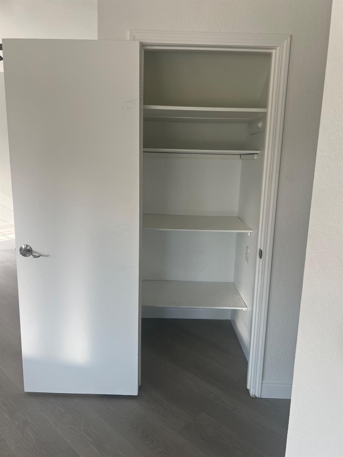 Detail Gallery Image 10 of 39 For 5369 Lyle Ave, Stockton,  CA 95210 - 4 Beds | 2/1 Baths