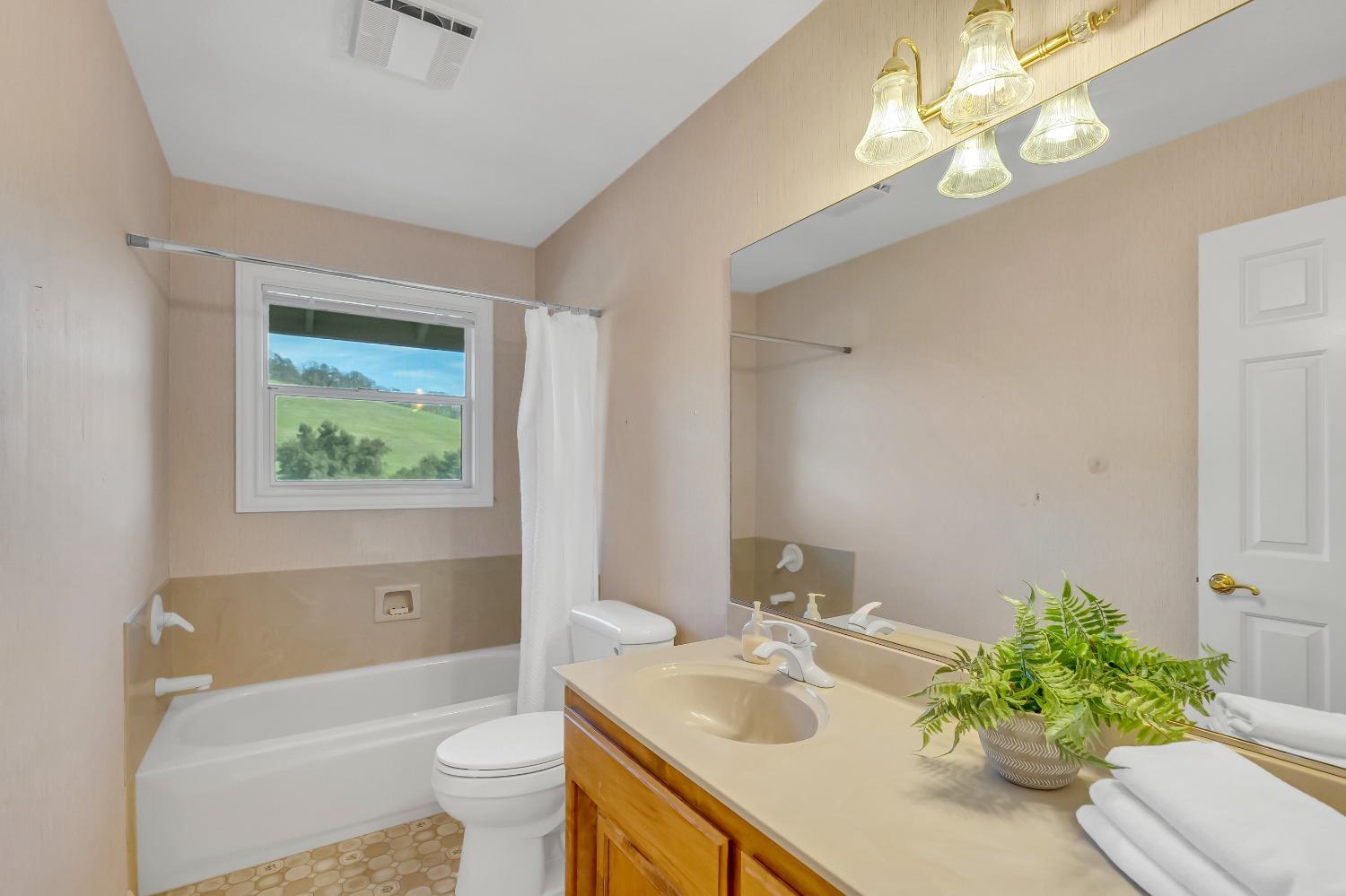 Mesa Verdes Drive, El Dorado Hills, California image 15