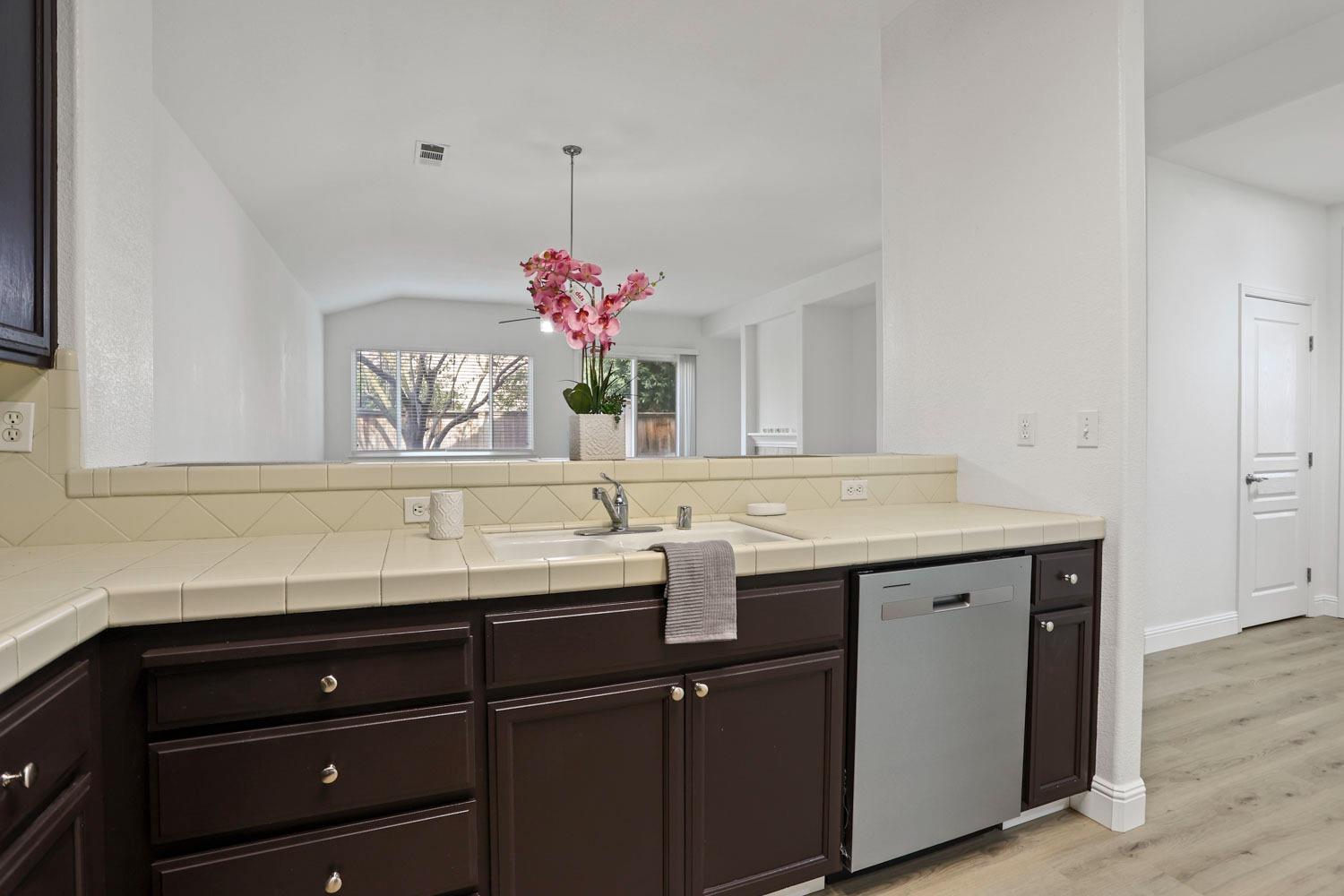 Detail Gallery Image 22 of 31 For 9511 Theresa Cir, Stockton,  CA 95209 - 3 Beds | 2 Baths