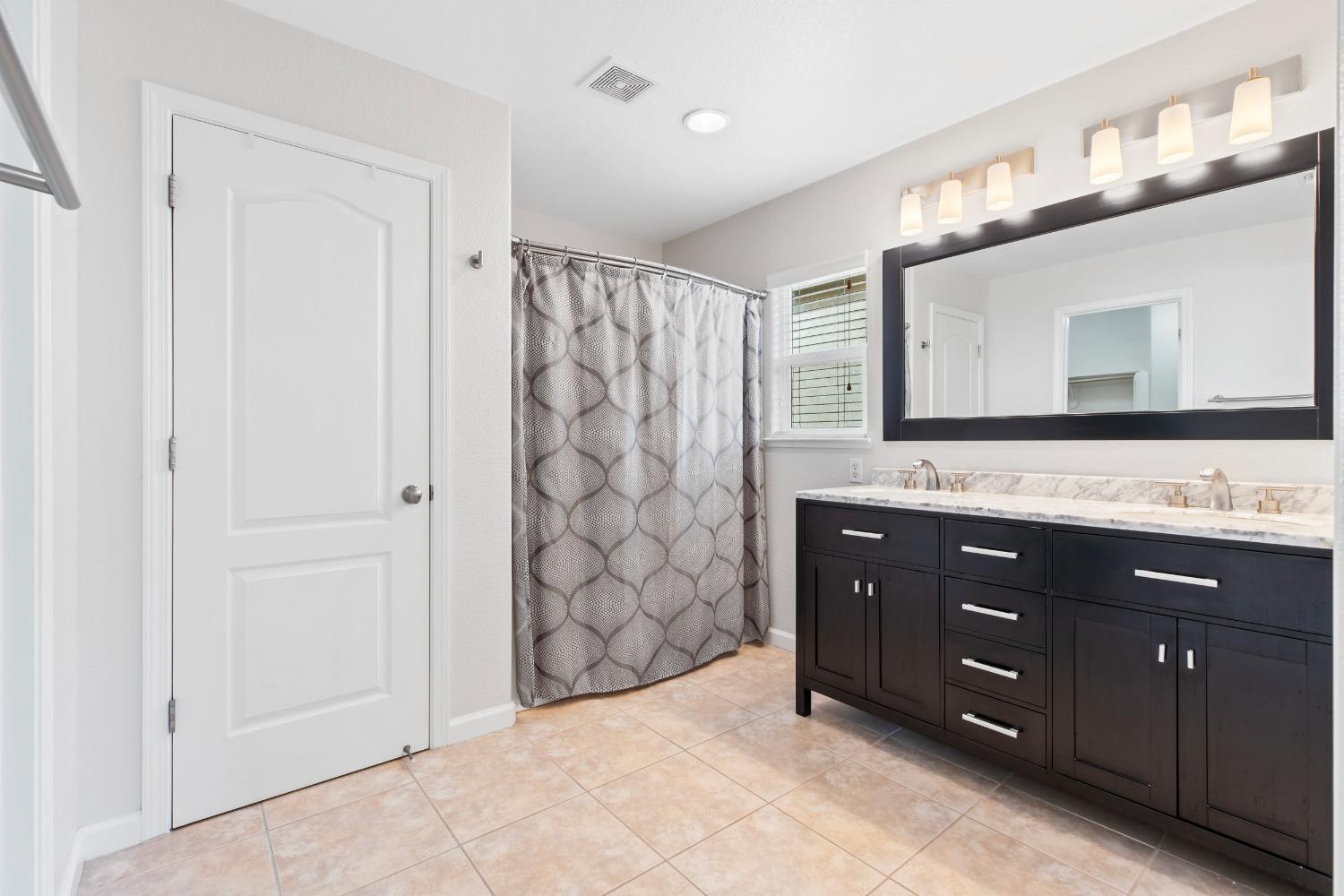 Detail Gallery Image 11 of 22 For 2205 Driftwood Park Dr, Modesto,  CA 95355 - 4 Beds | 2/1 Baths
