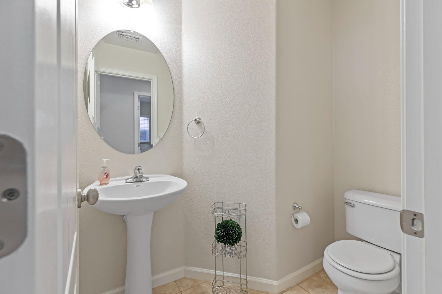 Detail Gallery Image 16 of 22 For 2205 Driftwood Park Dr, Modesto,  CA 95355 - 4 Beds | 2/1 Baths