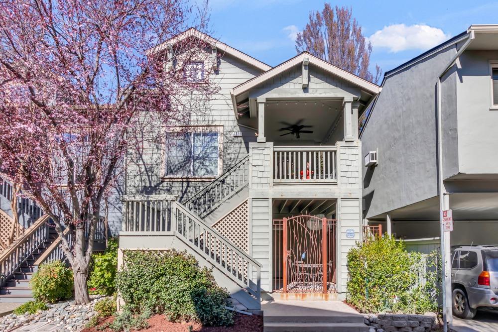 Detail Gallery Image 1 of 1 For 1325 Kondos Ave, Sacramento,  CA 95814 - 2 Beds | 3/1 Baths