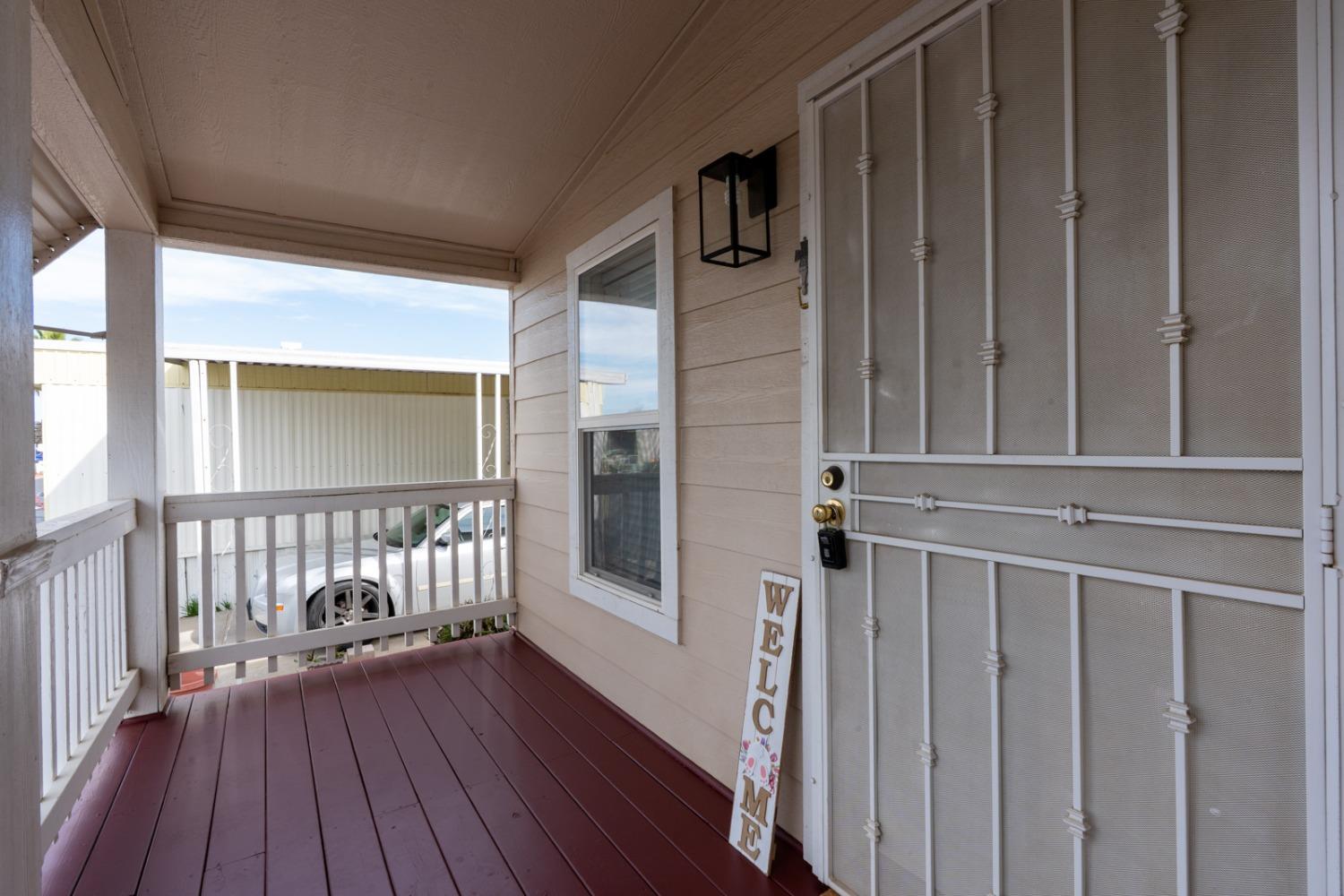 Detail Gallery Image 4 of 23 For 2240 Golden Oak Lane, Merced,  CA 95341 - 2 Beds | 2 Baths