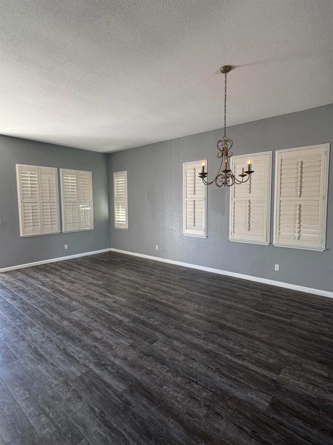 Detail Gallery Image 7 of 40 For 5533 Hennessey Dr, Stockton,  CA 95219 - 3 Beds | 2 Baths