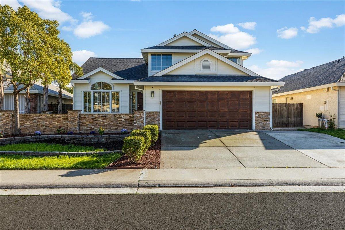 Detail Gallery Image 1 of 1 For 8452 Cassatt Way, Sacramento,  CA 95828 - 4 Beds | 3 Baths
