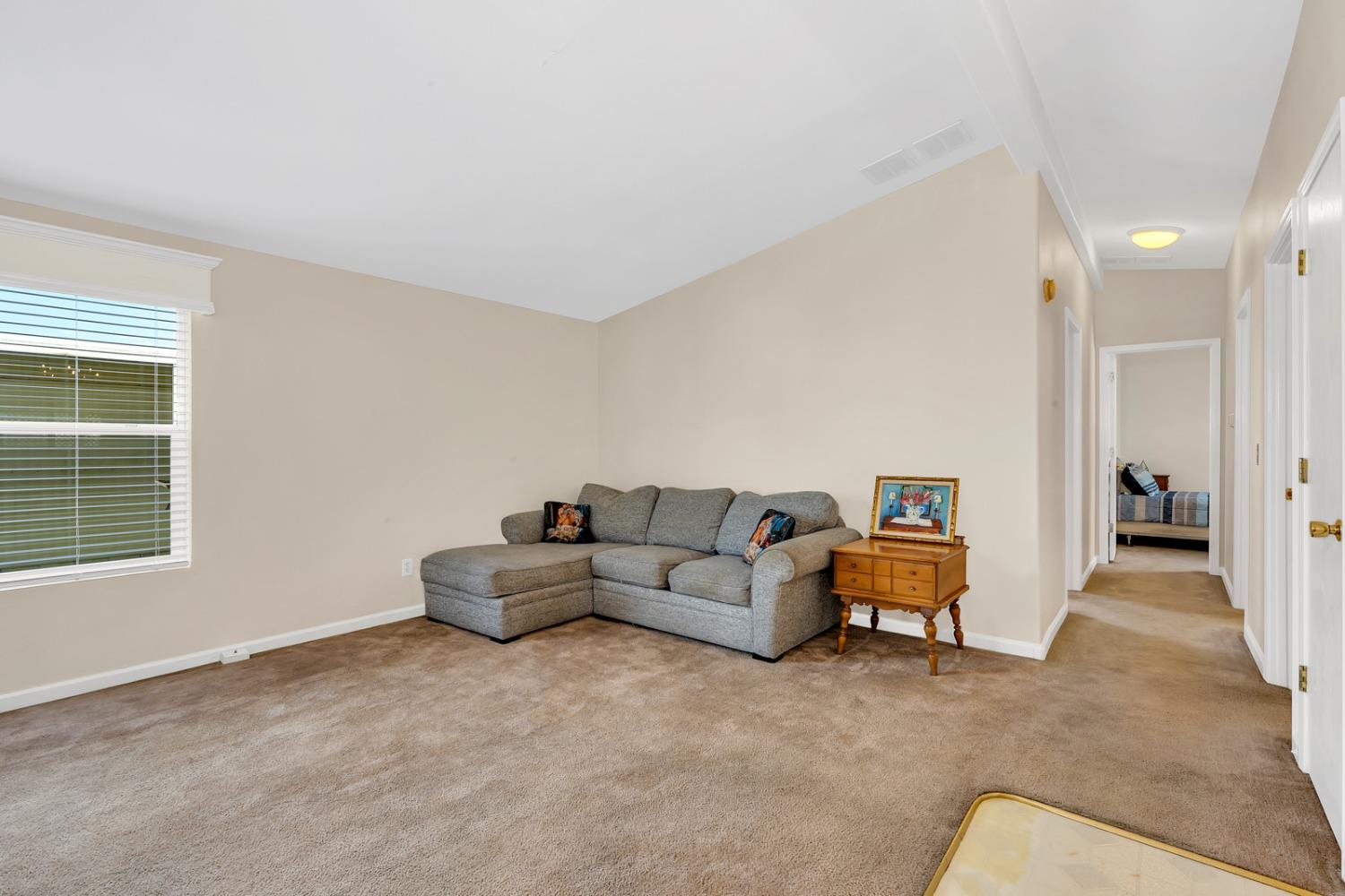 Detail Gallery Image 8 of 23 For 2240 Golden Oak Lane, Merced,  CA 95341 - 2 Beds | 2 Baths