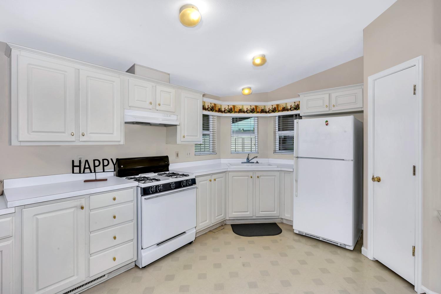 Detail Gallery Image 10 of 23 For 2240 Golden Oak Lane, Merced,  CA 95341 - 2 Beds | 2 Baths