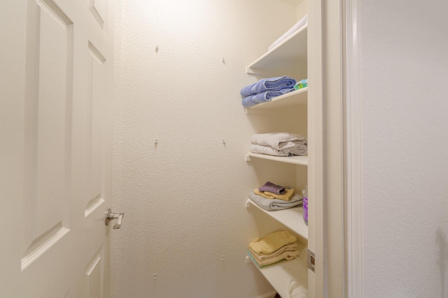 Detail Gallery Image 22 of 51 For 1143 Laureto St, Manteca,  CA 95336 - 4 Beds | 2/1 Baths