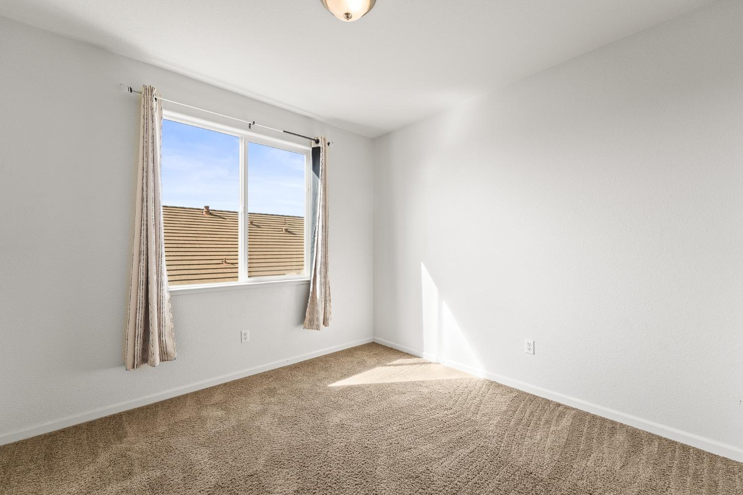 Detail Gallery Image 28 of 51 For 1143 Laureto St, Manteca,  CA 95336 - 4 Beds | 2/1 Baths