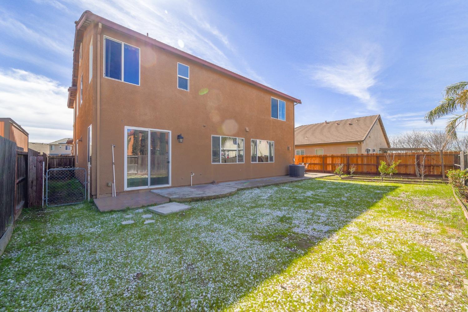 Detail Gallery Image 42 of 51 For 1143 Laureto St, Manteca,  CA 95336 - 4 Beds | 2/1 Baths