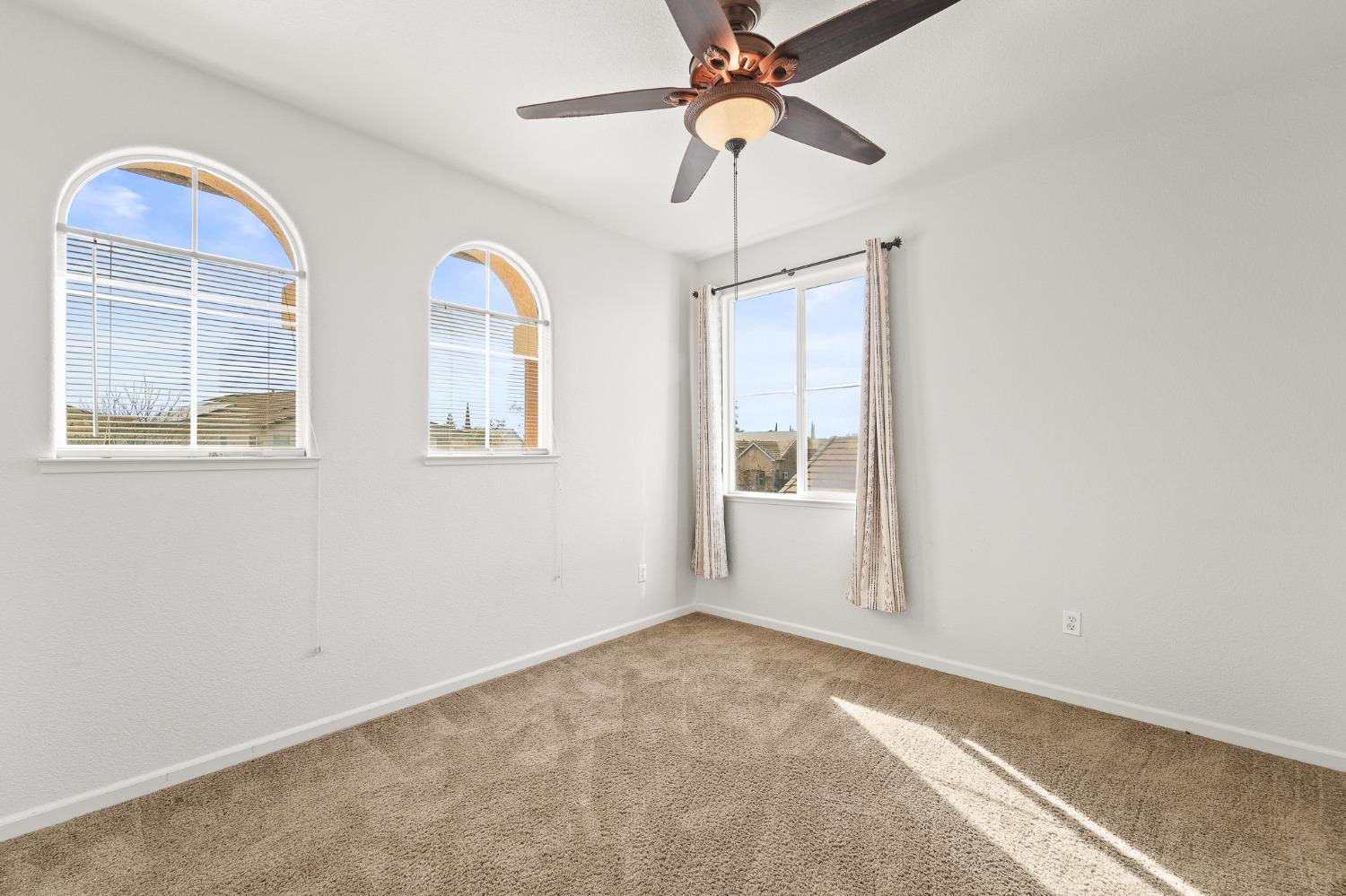 Detail Gallery Image 23 of 51 For 1143 Laureto St, Manteca,  CA 95336 - 4 Beds | 2/1 Baths