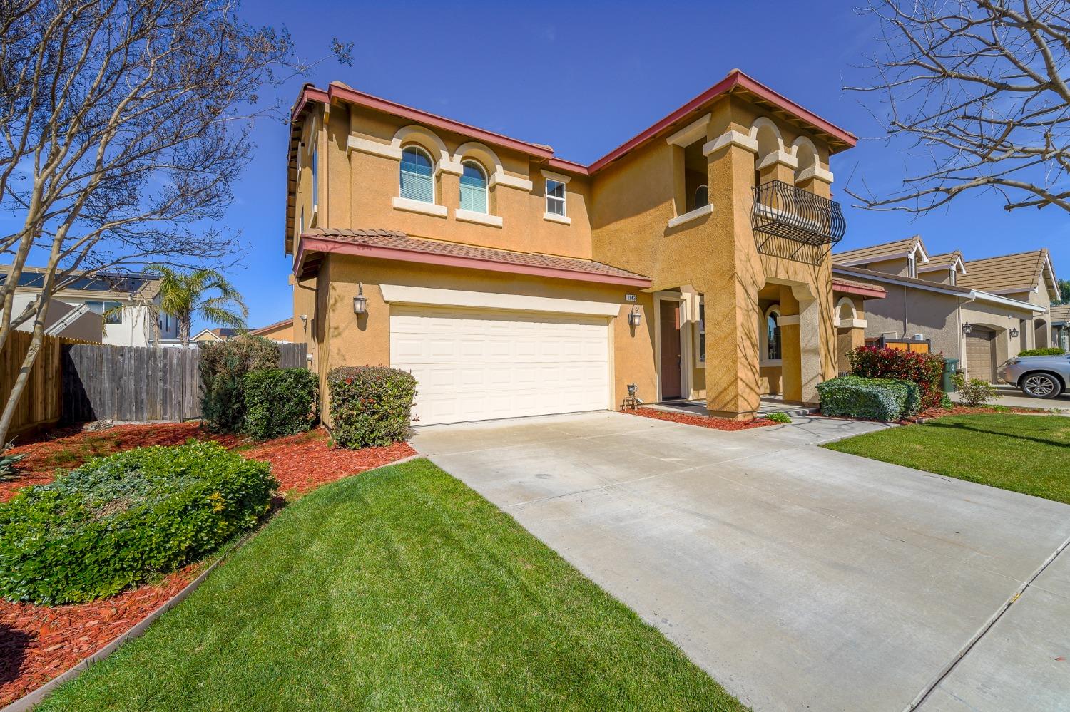 Detail Gallery Image 5 of 51 For 1143 Laureto St, Manteca,  CA 95336 - 4 Beds | 2/1 Baths