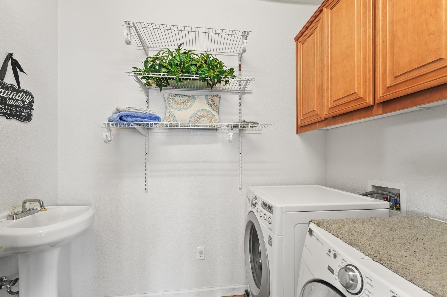Detail Gallery Image 31 of 51 For 1143 Laureto St, Manteca,  CA 95336 - 4 Beds | 2/1 Baths