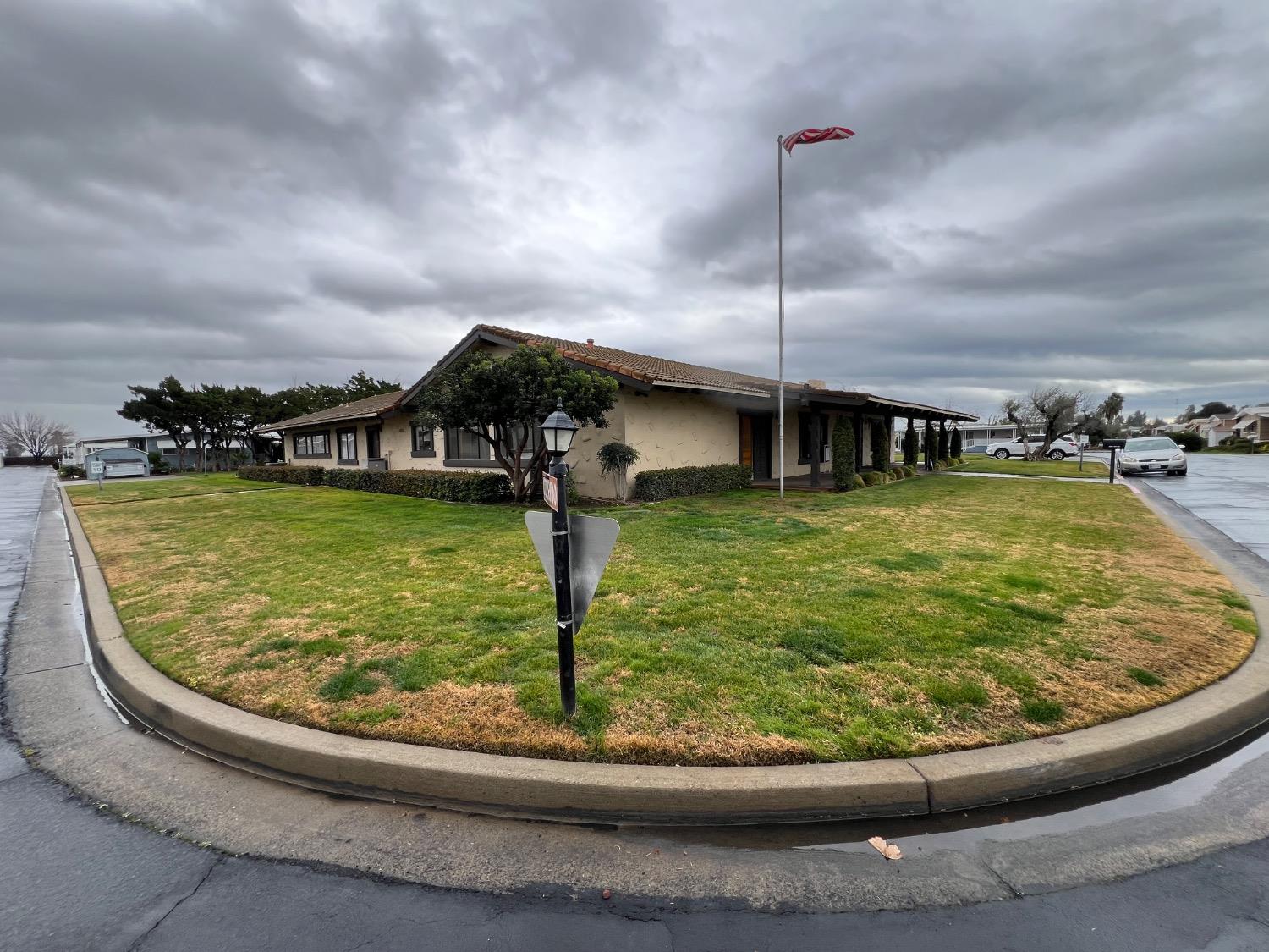 Detail Gallery Image 28 of 33 For 2240 Golden Oak Ln 33, Merced,  CA 95341 - 2 Beds | 2 Baths