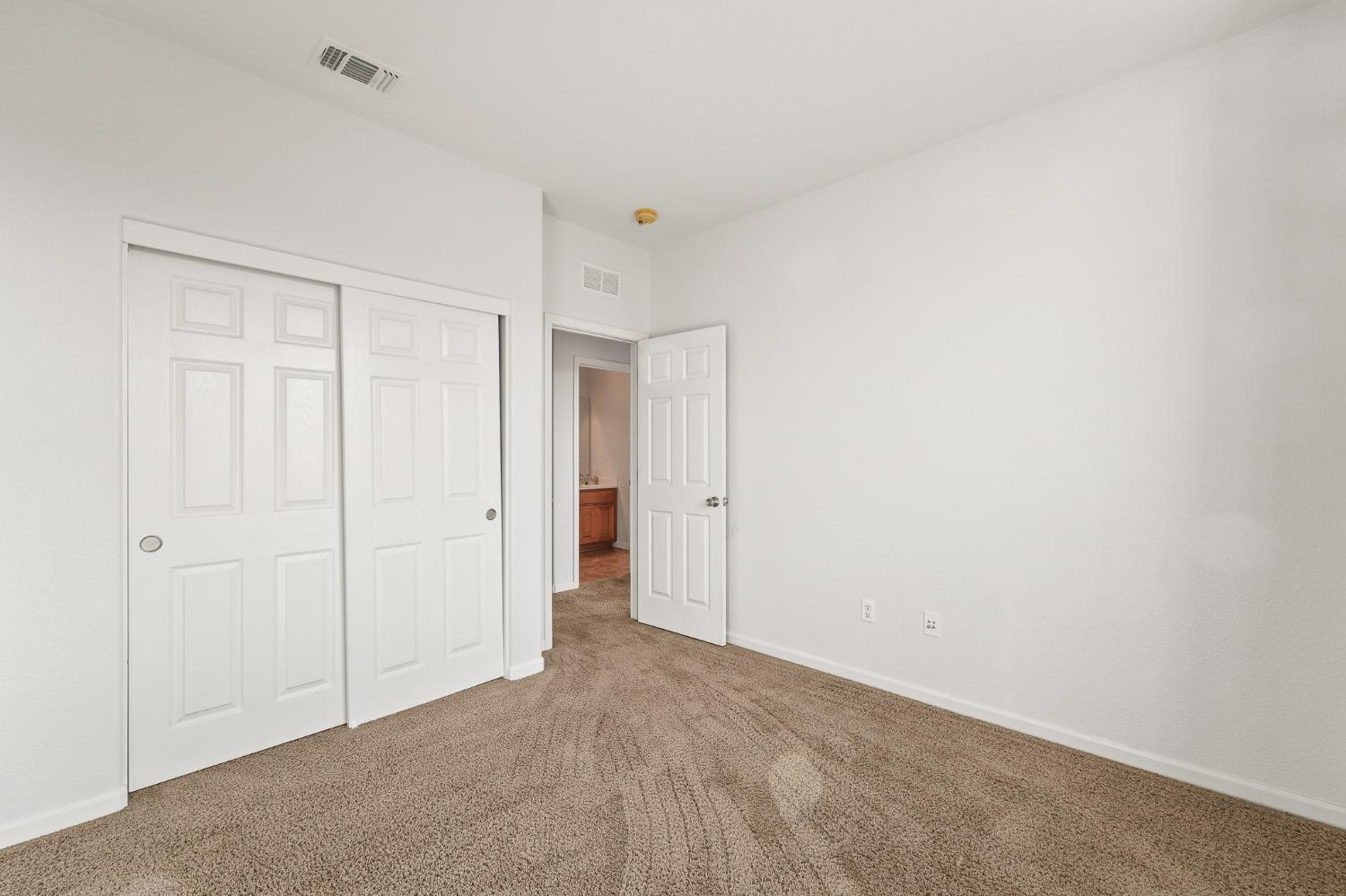 Detail Gallery Image 33 of 51 For 1143 Laureto St, Manteca,  CA 95336 - 4 Beds | 2/1 Baths