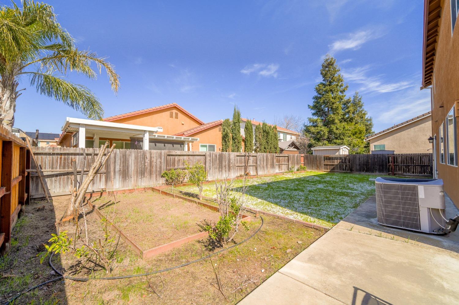 Detail Gallery Image 43 of 51 For 1143 Laureto St, Manteca,  CA 95336 - 4 Beds | 2/1 Baths