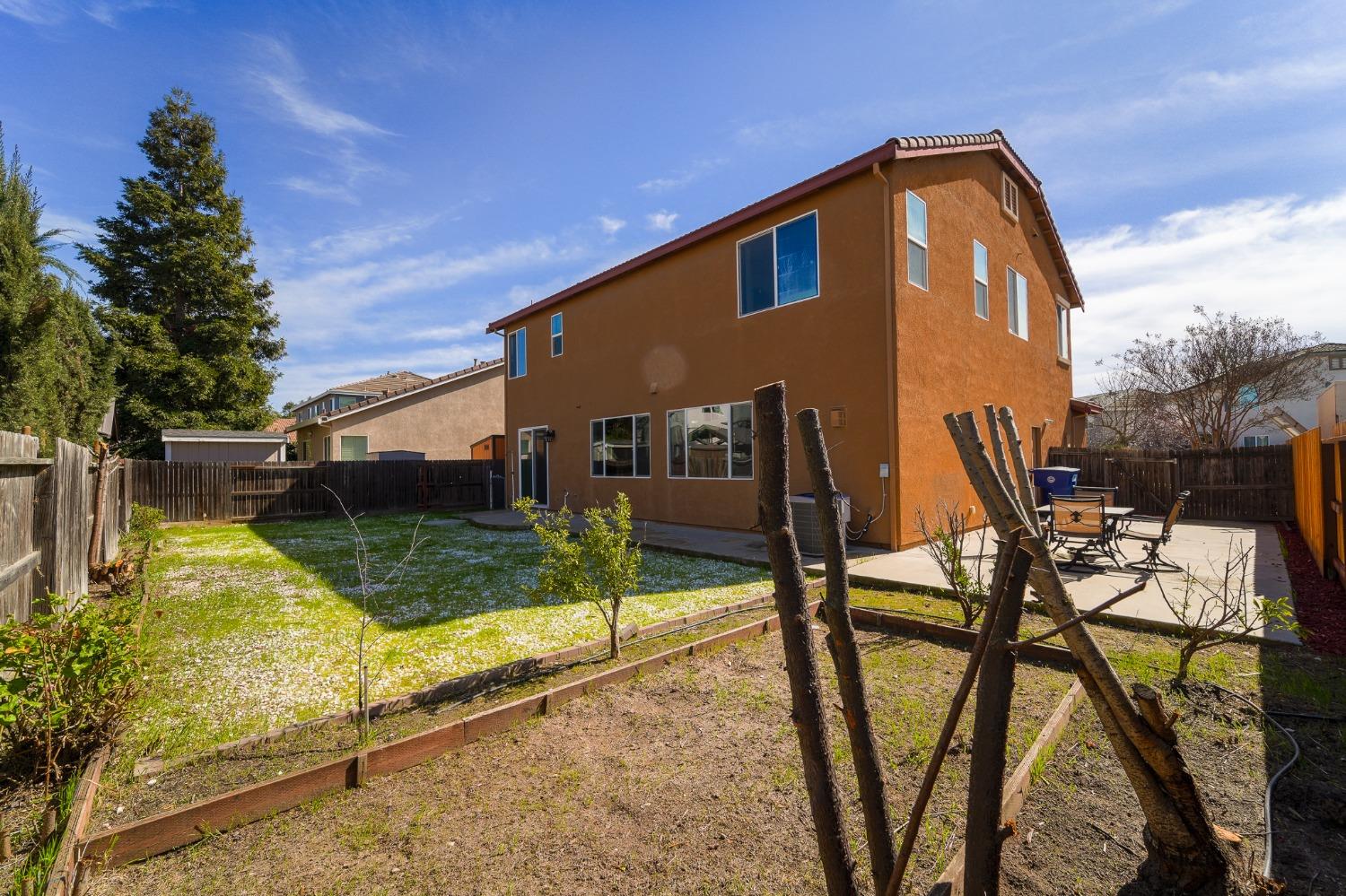 Detail Gallery Image 45 of 51 For 1143 Laureto St, Manteca,  CA 95336 - 4 Beds | 2/1 Baths