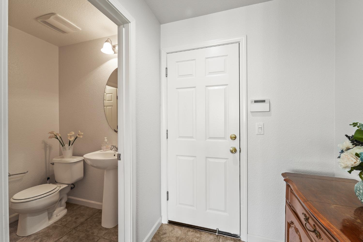 Detail Gallery Image 20 of 51 For 1143 Laureto St, Manteca,  CA 95336 - 4 Beds | 2/1 Baths