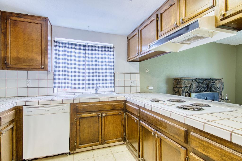 Detail Gallery Image 8 of 29 For 3353 Joshua Way, Modesto,  CA 95355 - 3 Beds | 2 Baths