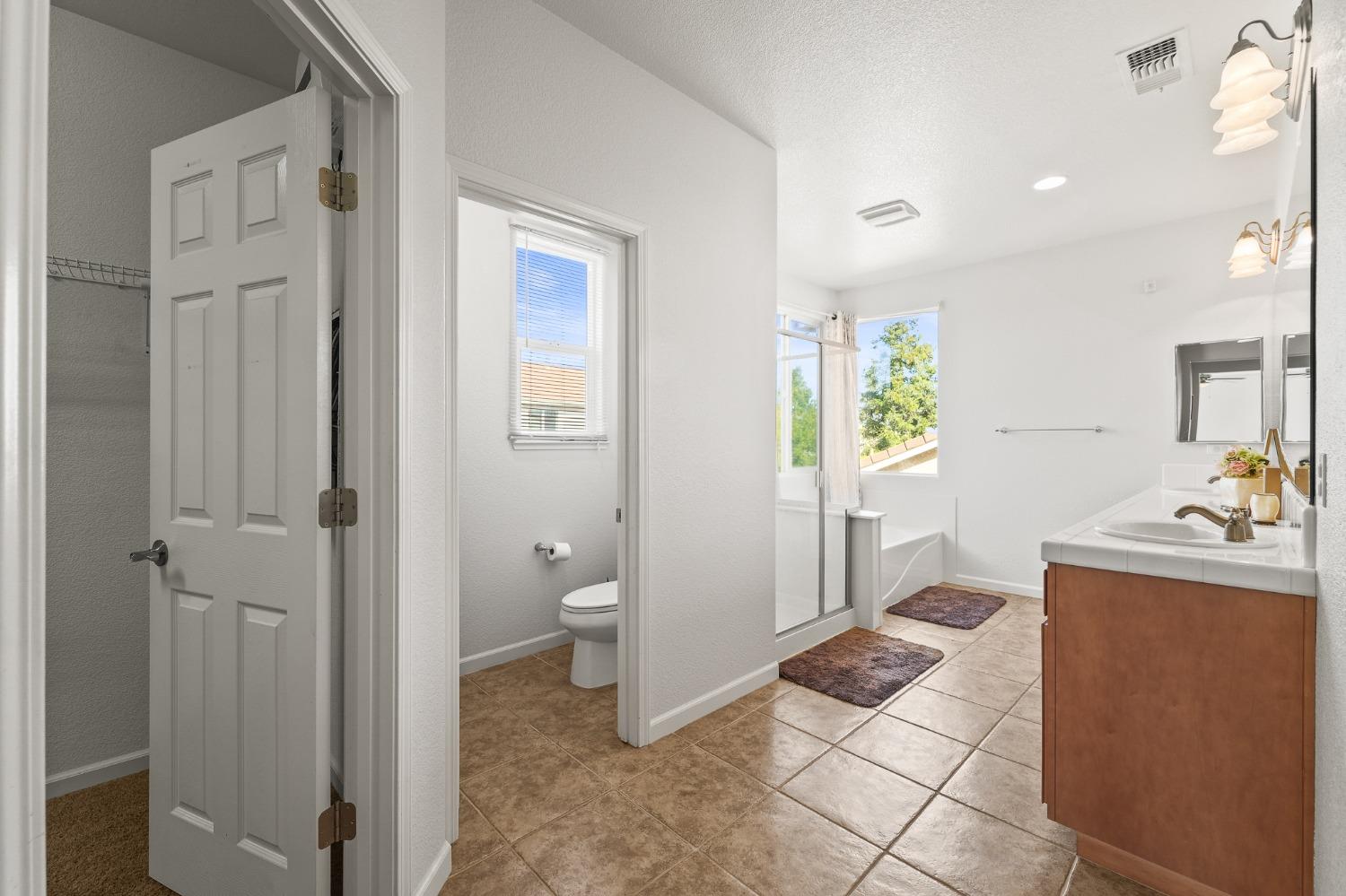 Detail Gallery Image 37 of 51 For 1143 Laureto St, Manteca,  CA 95336 - 4 Beds | 2/1 Baths