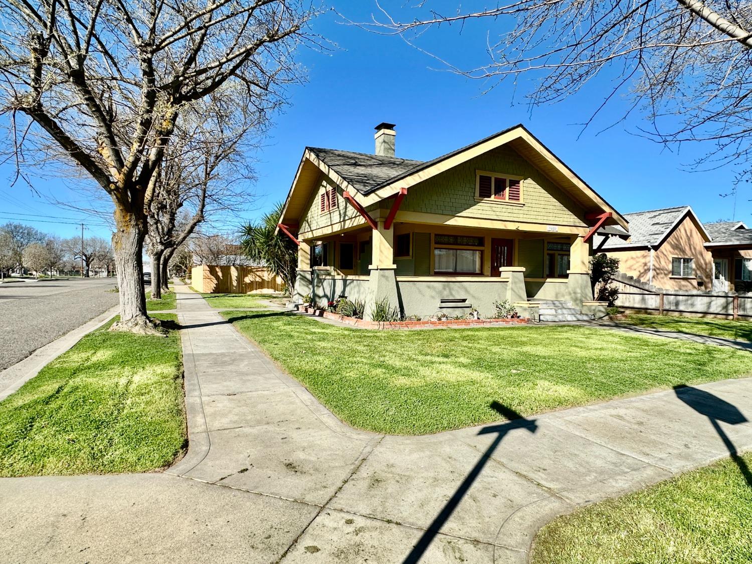 Detail Gallery Image 4 of 29 For 1059 Q St, Newman,  CA 95360 - 2 Beds | 1 Baths