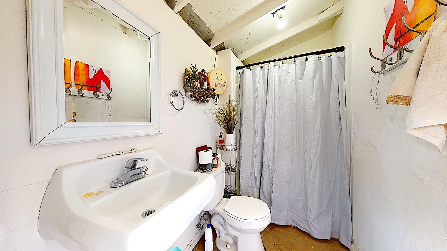 Detail Gallery Image 60 of 77 For 204 N Santa Ana Ave, Modesto,  CA 95354 - 5 Beds | 3 Baths