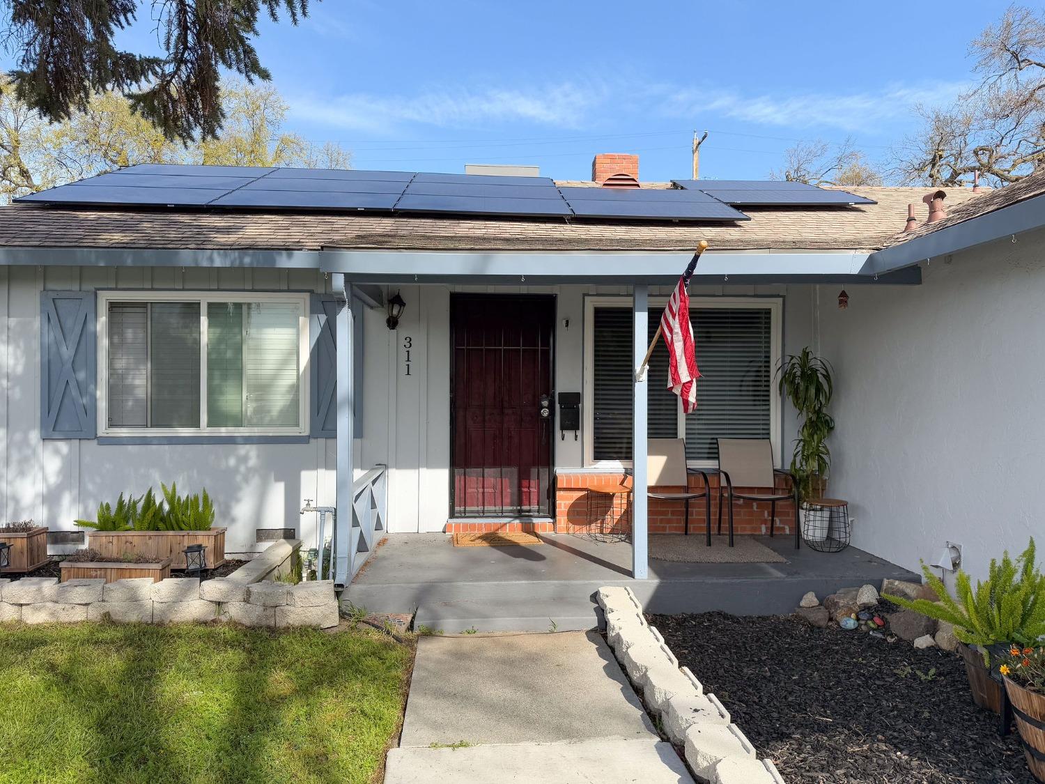 Detail Gallery Image 4 of 22 For 311 W Norwich, Stockton,  CA 95207 - 3 Beds | 1 Baths